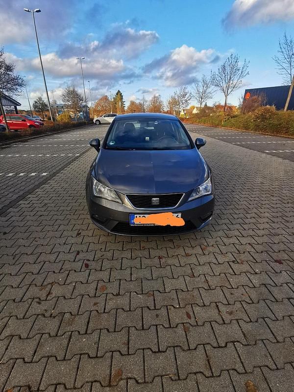 Grau Gebraucht 2013 Seat Ibiza Limousine | 3.900 € (Guter Preis) - Bild 1/4