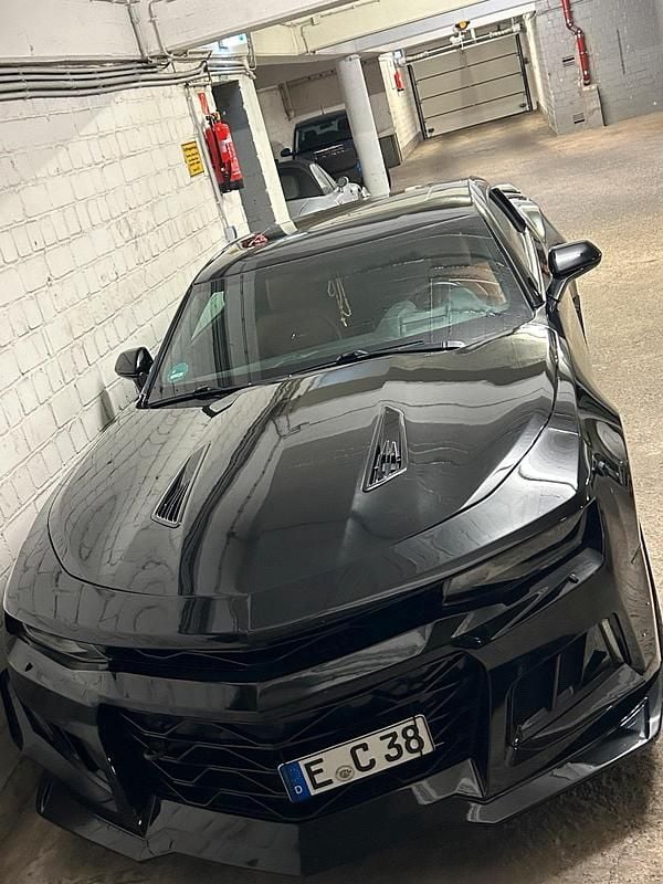 Schwarz Gebraucht 2016 Chevrolet Camaro SS Coupé | 27.500 € - Bild 1/4