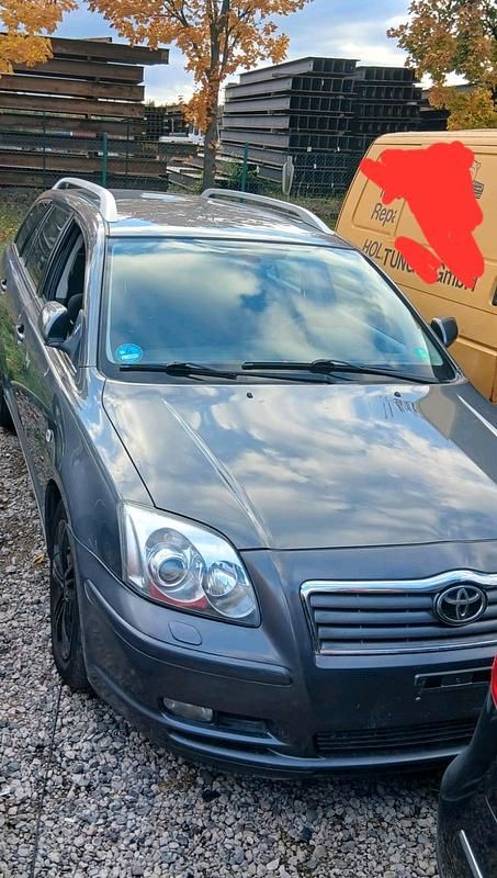 Gebraucht 2004 Toyota Avensis Kombi | 1.499 € (Guter Preis) - Bild 1/4