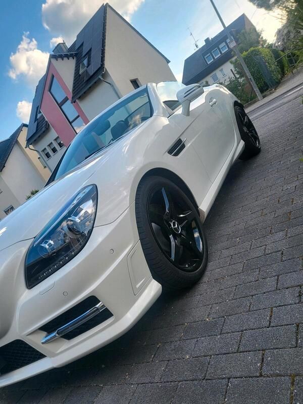 Weiß Gebraucht 2014 Mercedes SLK350 AMG line Cabrio | 26.800 € (Fairer Preis) - Bild 1/4