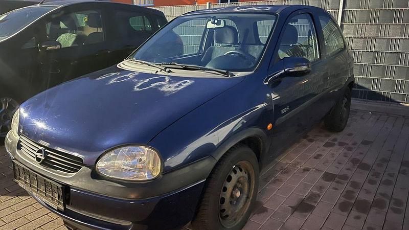 Blau Gebraucht 1999 Opel Corsa Edition Limousine | 555 € (Superpreis) - Bild 1/4