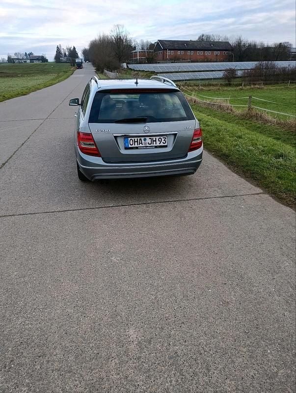 Gebraucht Mercedes C200 136 PS (100 kW) 2011 Grau Kombi