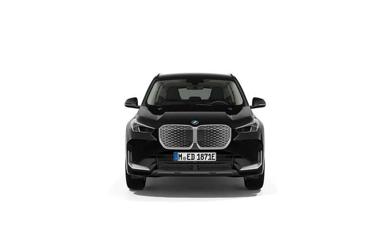 Neu BMW iX1 150 kW (204 PS) 2026 Schwarz uni SUV