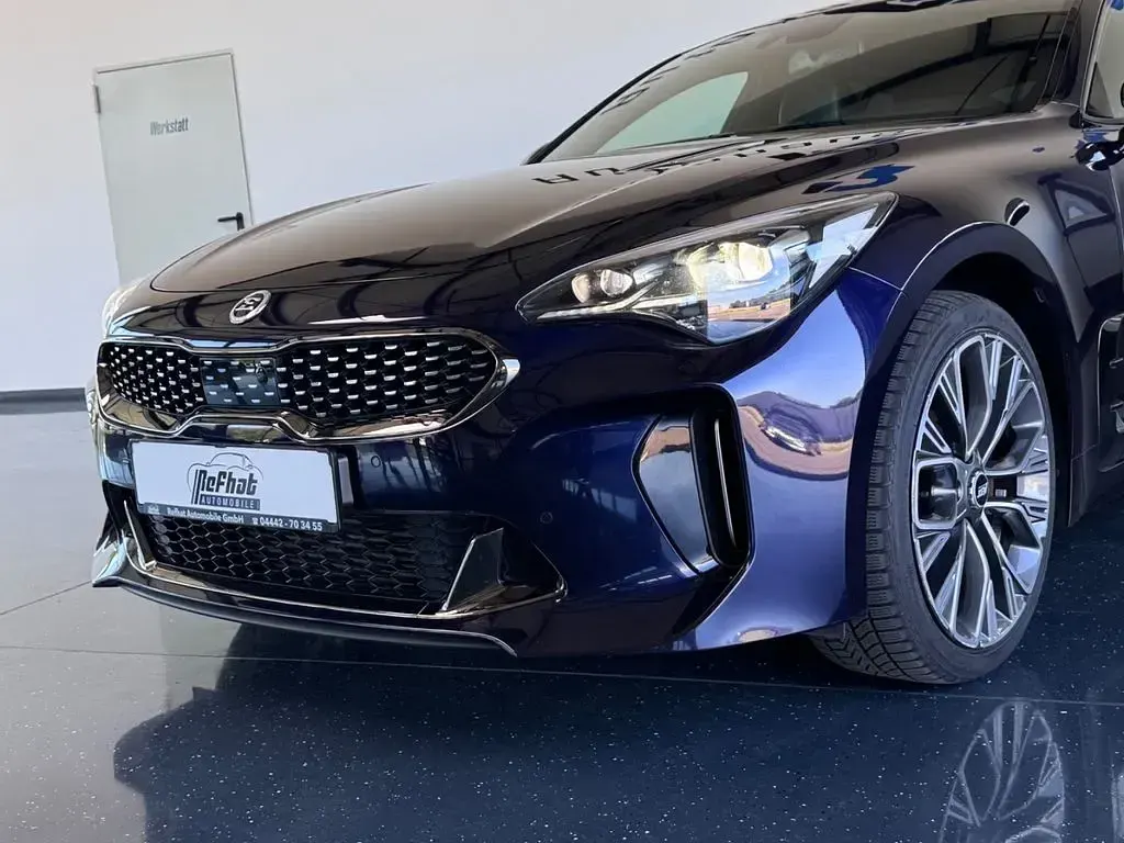 Używany Kia Stinger GT-Line 245 KM (180 kW) 2019 Niebieski Hatchback