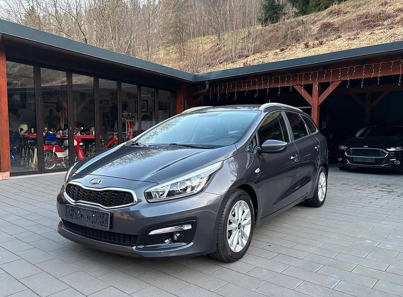 Gebraucht Kia Ceed Edition 7 135 PS (99 kW) 2017 Grau Kleinwagen