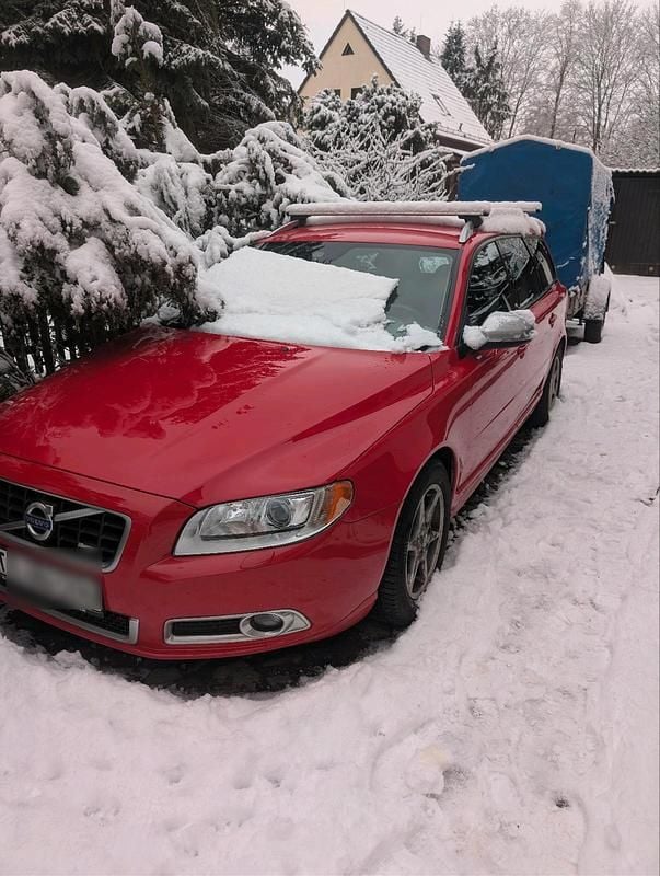 Gebraucht Volvo V70 R-Design 215 PS (158 kW) 2012 Rot Kombi