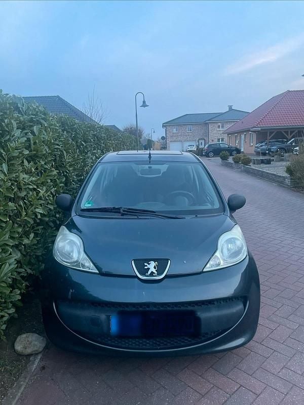 Gebraucht Peugeot 107 68 PS (50 kW) 2008 Grau Kleinwagen