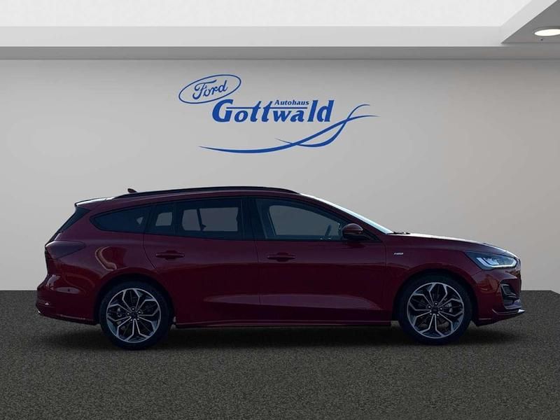 Neu Ford Focus ST-Line X 155 PS (114 kW) 2025 Fantastic red tc Kombi