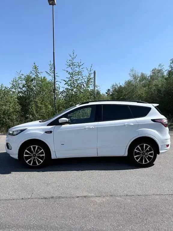 Gebraucht Ford Kuga ST-Line 150 PS (110 kW) 2019 Weiß SUV