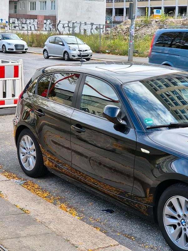 Gebraucht BMW 120 173 PS (127 kW) 2010 Schwarz Kleinwagen