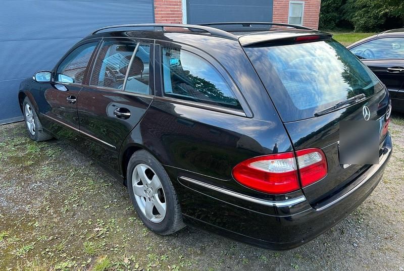 Gebraucht Mercedes E320 Avantgarde 204 PS (150 kW) 2003 Schwarz Kombi