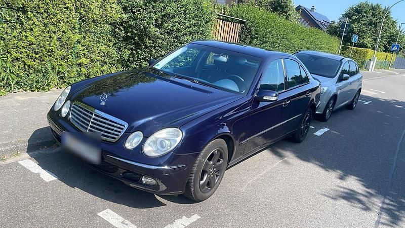 Second-hand Mercedes E200 163 CP (119 kW) 2003 Andere farben Berlinǎ