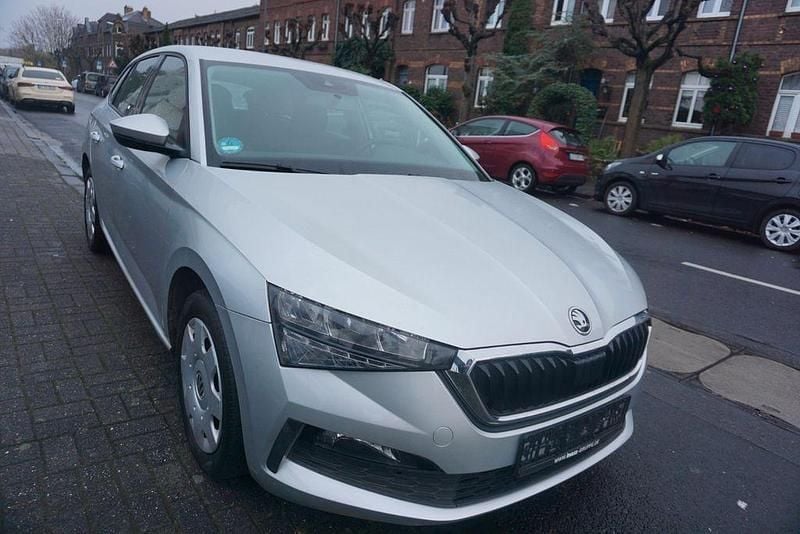 Gebraucht Skoda Scala Cool Plus 116 PS (85 kW) 2021 Silber Kleinwagen