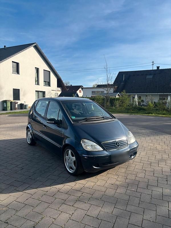 Gebraucht Mercedes A190 125 PS (91 kW) 2002 Blau Kleinwagen