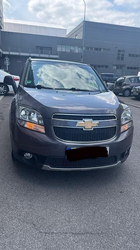 Grau Gebraucht 2011 Chevrolet Orlando Kombi | 4.850 € (Fairer Preis) - Bild 1/4