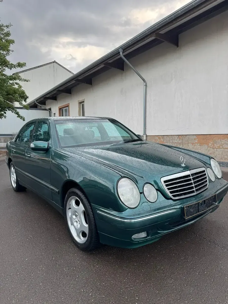 Gebraucht Mercedes E430 Avantgarde 279 PS (205 kW) 2001 Grün Limousine
