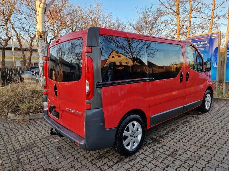 Gebraucht Opel Vivaro 114 PS (83 kW) 2008 Rot Van / Kleinbus
