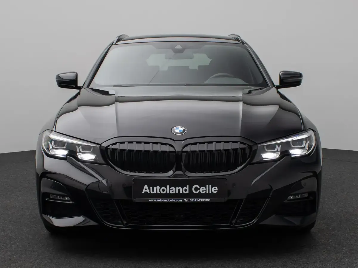 Gebraucht BMW 320 M Sport 190 PS (139 kW) 2022 Saphirschwarz  475schwarz Limousine