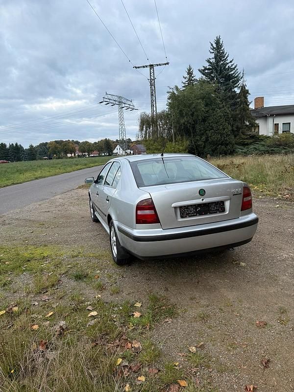 Gebraucht Skoda Octavia 116 PS (85 kW) 2001 Silber Limousine