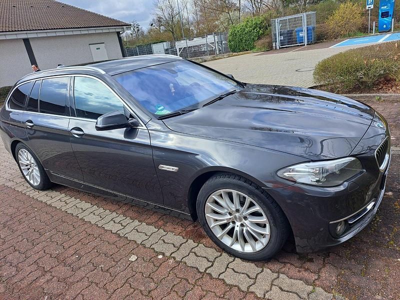 Gebraucht BMW 530 258 PS (189 kW) 2015 Grau Kombi