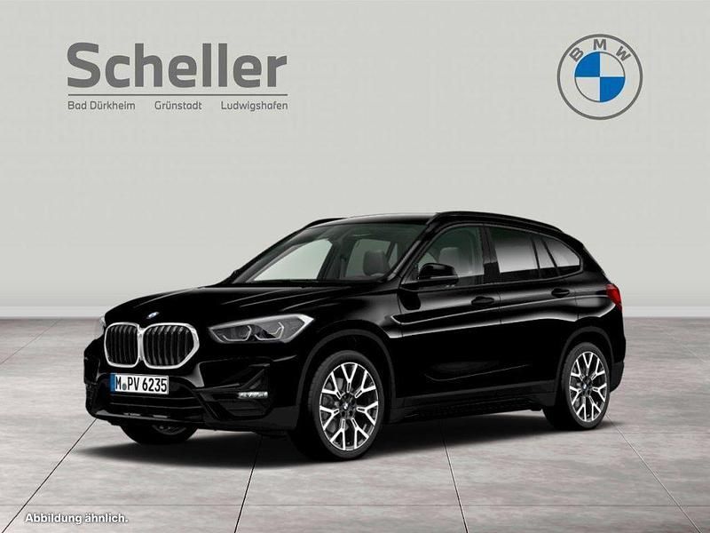 Schwarz uni Gebraucht 2022 BMW X1 Sport Line SUV | 30.900 € (Etwas zu teuer) - Bild 1/4