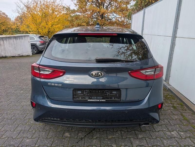 Gebraucht Kia Ceed 140 PS (102 kW) 2019 Blau Kleinwagen