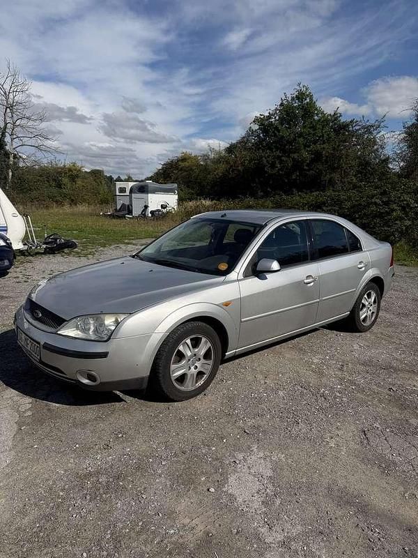 Silber Gebraucht 2003 Ford Mondeo Ghia Limousine | 1.500 € (Fairer Preis) - Bild 1/4
