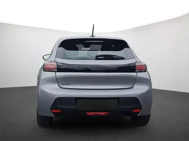 Gebraucht Peugeot 208 Active 101 PS (74 kW) 2024 Grau Kleinwagen