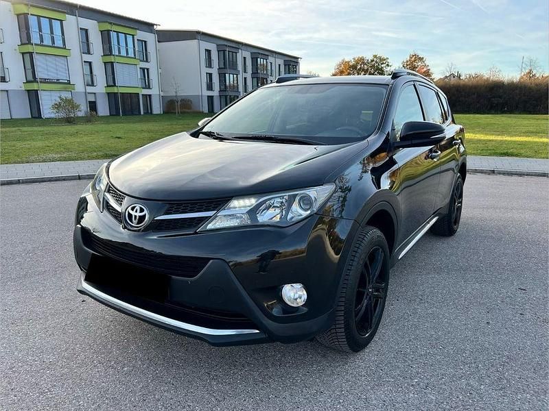 Braun Gebraucht 2016 Toyota RAV4 Edition-S SUV | 12.999 € (Fairer Preis) - Bild 1/4
