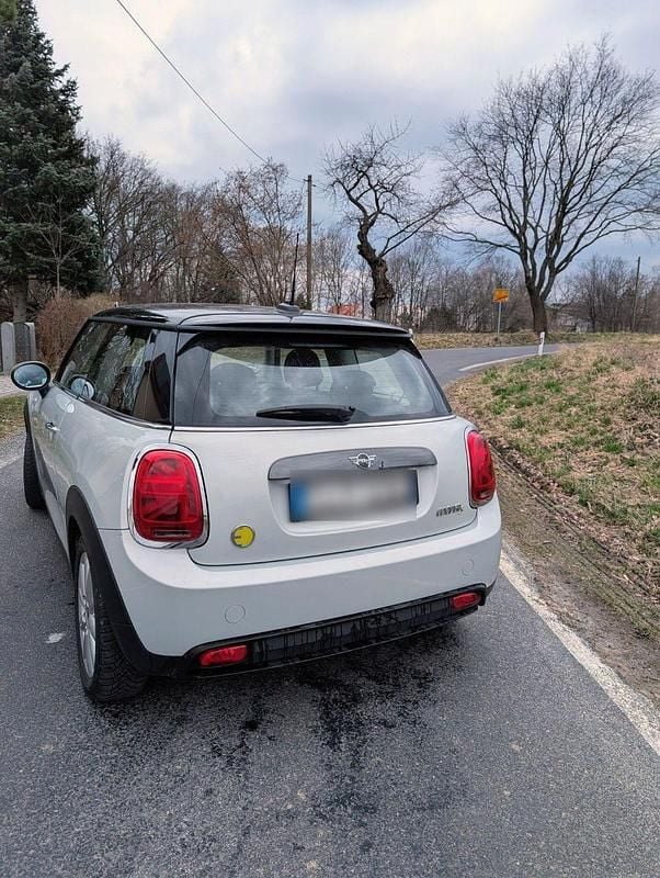 Gebraucht Mini Cooper SE 135 kW (184 PS) 2020 Weiß Kleinwagen
