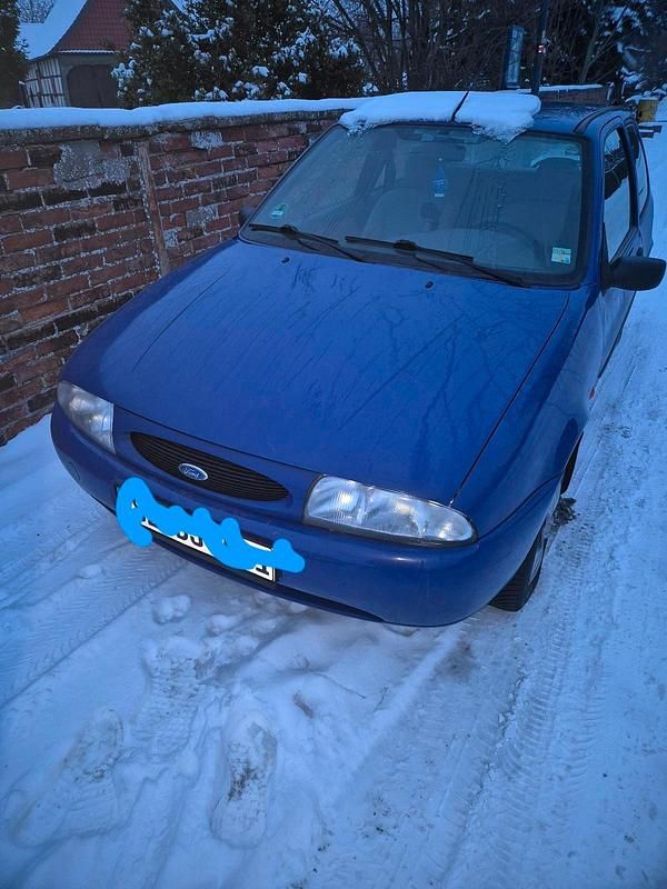 Blau Gebraucht 1999 Ford Fiesta Kleinwagen | 650 € (Fairer Preis) - Bild 1/4