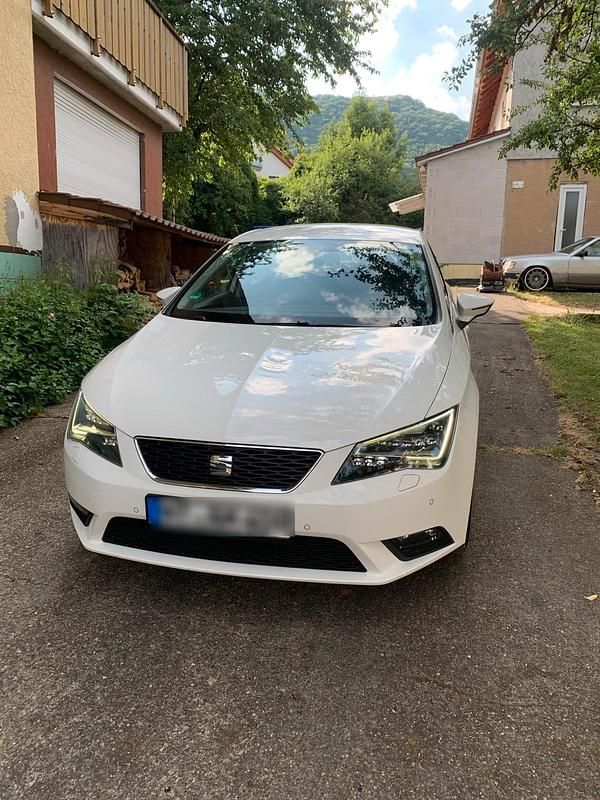Weiß Gebraucht 2014 Seat Leon Kleinwagen | 8.400 € (Fairer Preis) - Bild 1/4