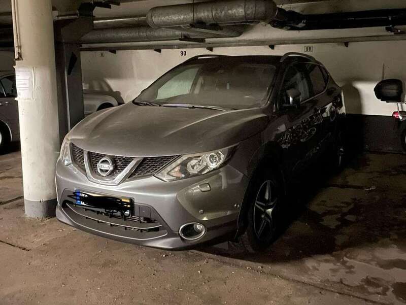 Grau Gebraucht 2015 Nissan Qashqai Tekna SUV | 12.500 € (Fairer Preis) - Bild 1/4