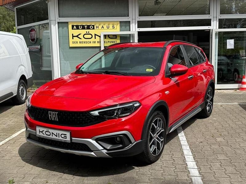 Rot Gebraucht 2023 Fiat Tipo Cross Kombi | 24.997 € (Teuer) - Bild 1/4