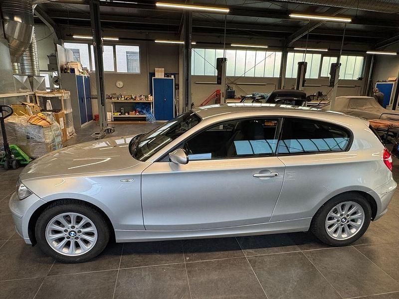 Gebraucht BMW 116 122 PS (89 kW) 2008 Silber Kleinwagen