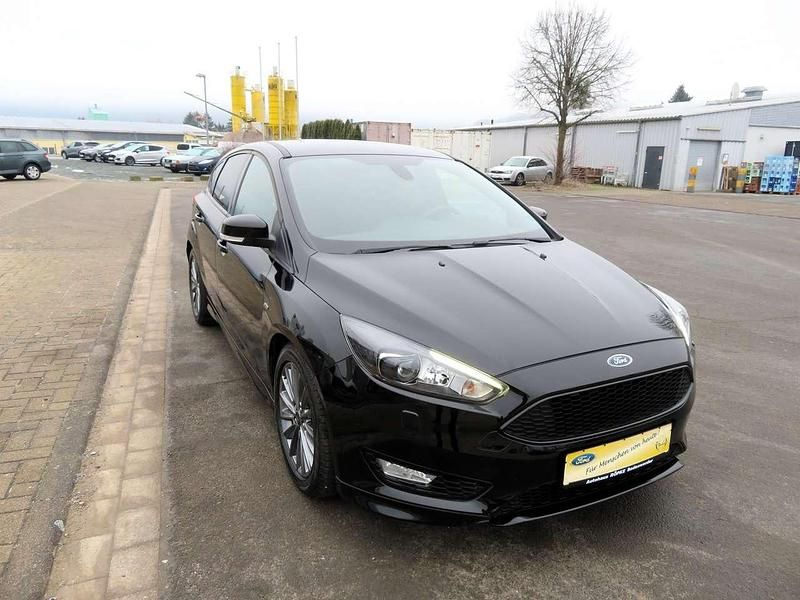 Usata Ford Focus ST-Line 182 CV (133 kW) 2017 Nero Berlina