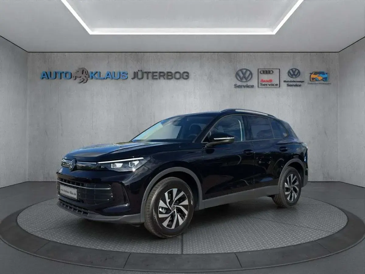 Gebraucht VW Tiguan Life 150 PS (110 kW) 2024 Schwarz SUV