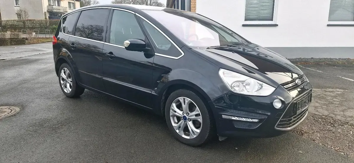 Gebraucht Ford S-MAX Titanium 160 PS (117 kW) 2011 Van / Kleinbus