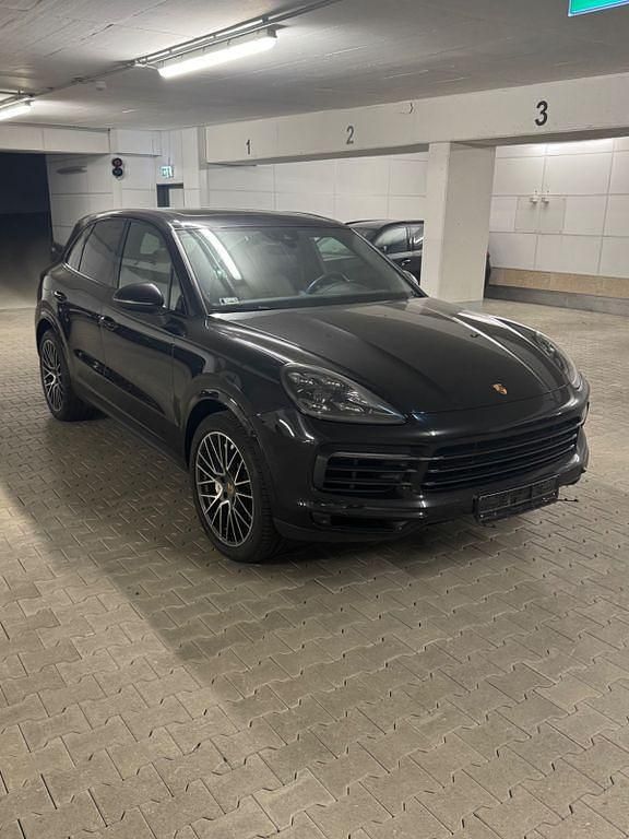 Schwarz Gebraucht 2018 Porsche Cayenne S SUV | 52.299 € (Superpreis) - Bild 1/4