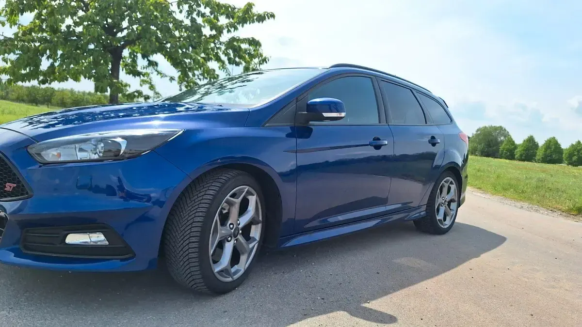 Gebraucht Ford Focus ST 250 PS (183 kW) 2018 Blau Kombi