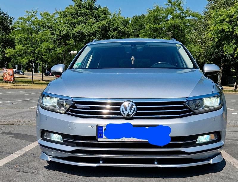 Silber Gebraucht 2016 VW Passat Kombi | 11.000 € (Guter Preis) - Bild 1/4