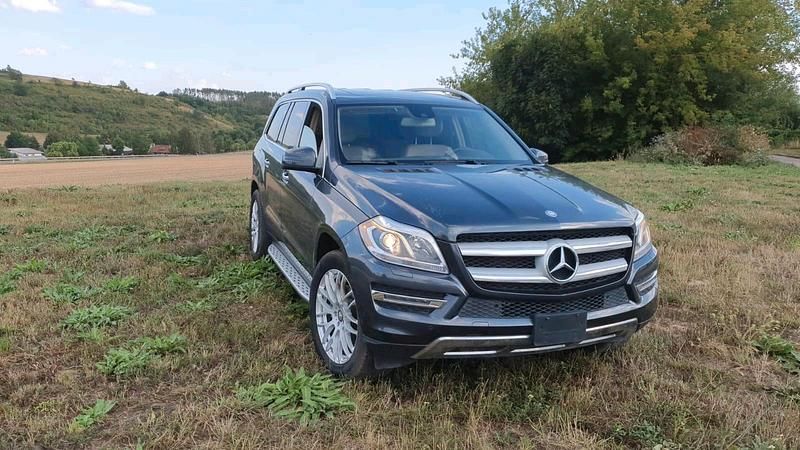 Grau Gebraucht 2014 Mercedes GL450 SUV | 29.999 € - Bild 1/4