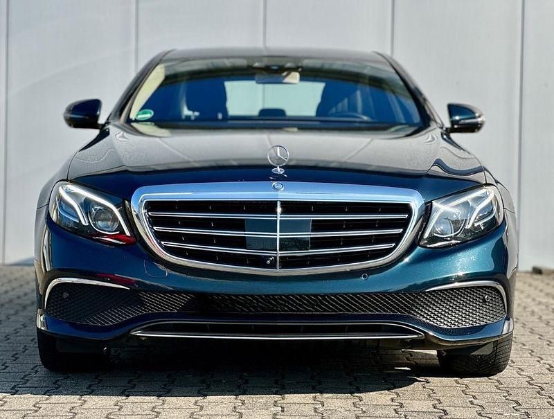 Gebraucht Mercedes E200 Exclusive 184 PS (135 kW) 2017 Grün Limousine