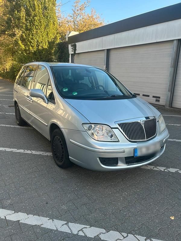 Grau Gebraucht 2003 Lancia Phedra Van / Kleinbus | 1.550 € - Bild 1/4
