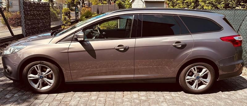 Gebraucht Ford Focus 125 PS (91 kW) 2014 Braun Kombi