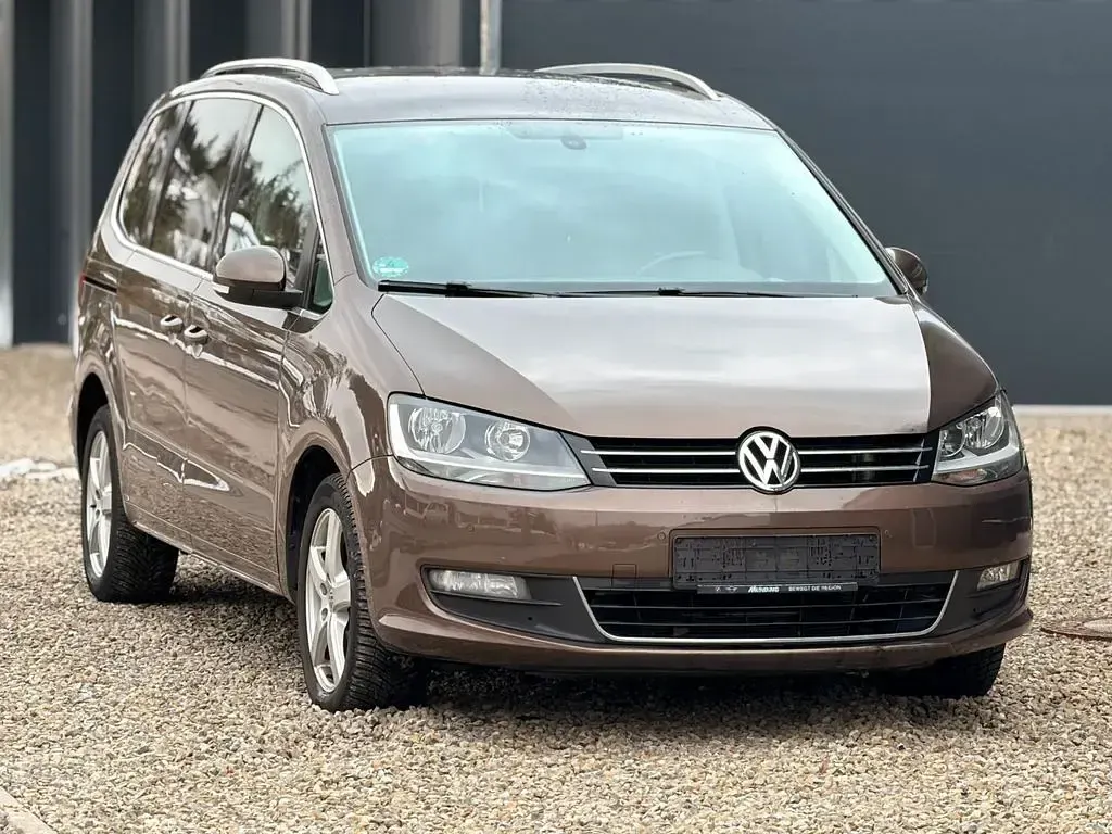 Gebraucht VW Sharan Comfortline 140 PS (102 kW) 2012 Braun Van / Kleinbus