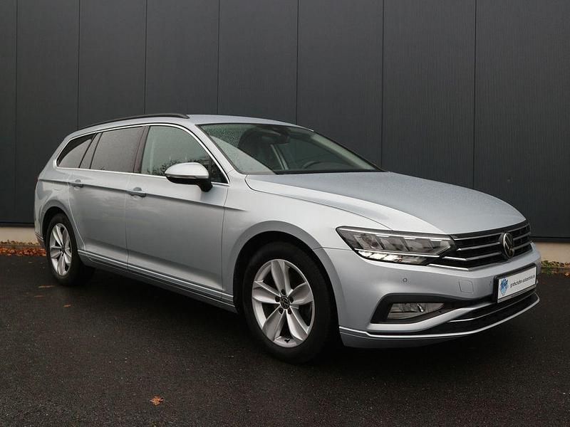 Gebraucht VW Passat Business 200 PS (147 kW) 2022 Silber Kombi