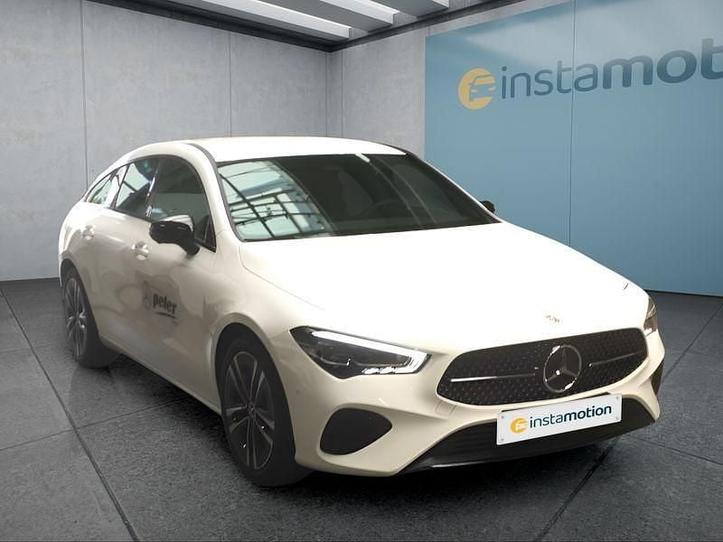 Gebraucht Mercedes CLA200 163 PS (119 kW) 2025 Weiß Limousine
