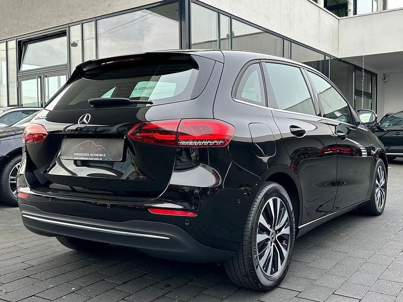 Gebraucht Mercedes B250e Style 218 PS (160 kW) 2021 Nachtschwarz Van / Kleinbus