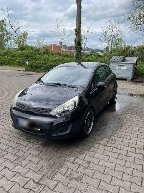 Schwarz Gebraucht 2012 Kia Rio Edition 7 Kleinwagen | 4.500 € (Fairer Preis) - Bild 1/4